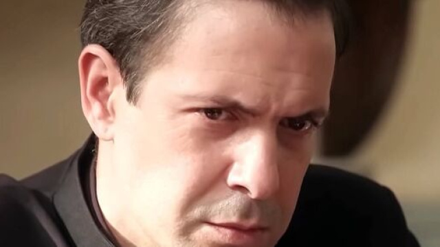 La Promessa, chi é padre Camilo e cosa nasconde: é una spia assoldata dal Duca Di Los Infantes.