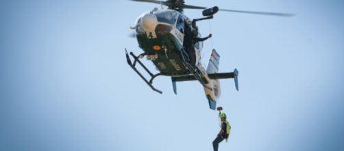 Los efectivos del GREIM descendieron para recuperar el cuerpo de la montañera (Twitter/guardiacivil)