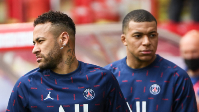 Neymar et Mbappé avec le PSG (capture Twitter @psgcommunity_)