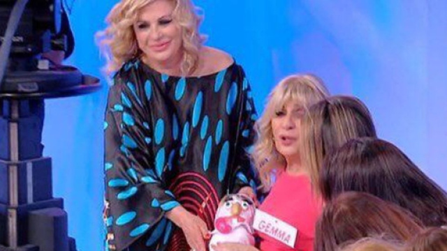 Uomini e donne, scoppia il caos sul nuovo cast: 'Basta con i soliti volti, a casa tutti'.