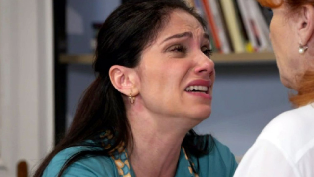 Un posto al sole, Rosa Picariello (Daniela Ioia) e Giulia Poggi (Marina Tagliaferri).