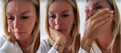Amélie Neten (Les Cinquante 2) bouleversée et en pleurs : elle annonce que sa maman est décédée. (Screenshots Instagram)