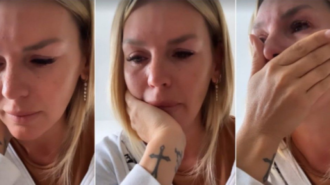 Amélie Neten (Les Cinquante 2) bouleversée et en pleurs : elle annonce que sa maman est décédée. (Screenshots Instagram)