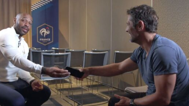 Thierry Henry nouveau s&eacute;lectionneur des Espoirs. (screenshot Twitter - @telefoot_TF1)