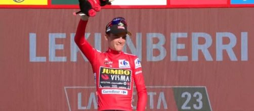 Ciclismo, Sepp Kuss sul podio della Vuelta Espana