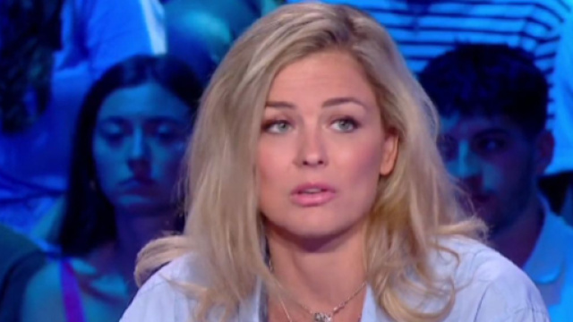 Laure Boulleau dans le CFC (capture Twitter @CanalplusFoot)