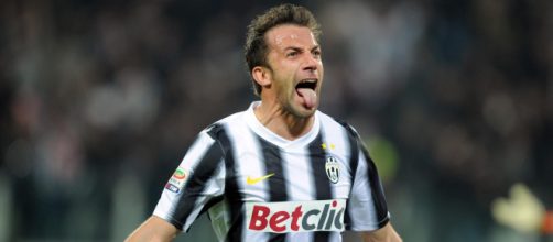 Juventus, Del Piero ricorda il suo esordio, i tifosi: 'Torna capitano, c'è bisogno di te'