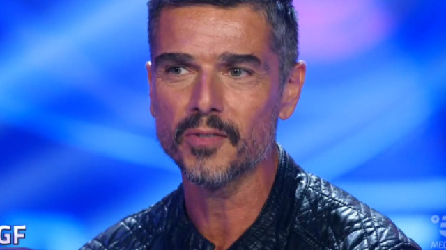 GF, Massimiliano vuole imitare Scream, Rosy lo riprende: 'Meglio non farlo'.