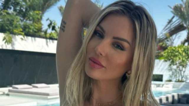 Jessica Thivenin a choqué son mari avec ses fautes d'orthographe (Screenshoot Twitter@GossipRoomOff)