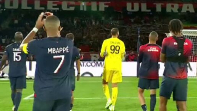 Les joueurs du PSG à la fin du match contre Nice (capture Twitter @PVSportFR)