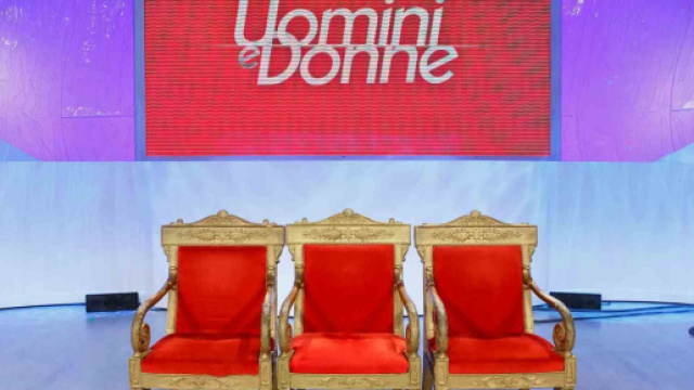 U&D, spoiler: Gemma bacia Maurizio, Aurora e Marco si concedono una conoscenza 'esclusiva'.