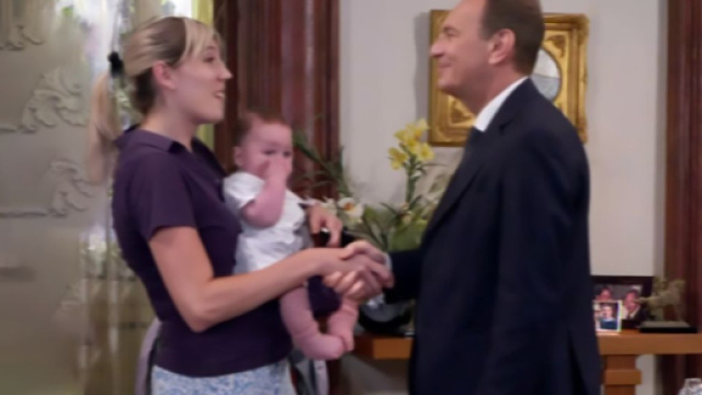 Un posto al sole Ida Kolavenko (Marta Anna Borucinska) e Roberto Ferri (Riccardo Polizzy Carbonelli)