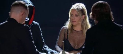 Edurne recibe un mensaje de su abuelo en 'Got Talent' en la sesión espiritista de Incertum (Mediaset)