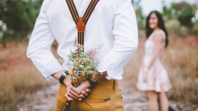 Oroscopo settimanale al 1° ottobre, vita di coppia e single: giornate romantiche per Toro.
