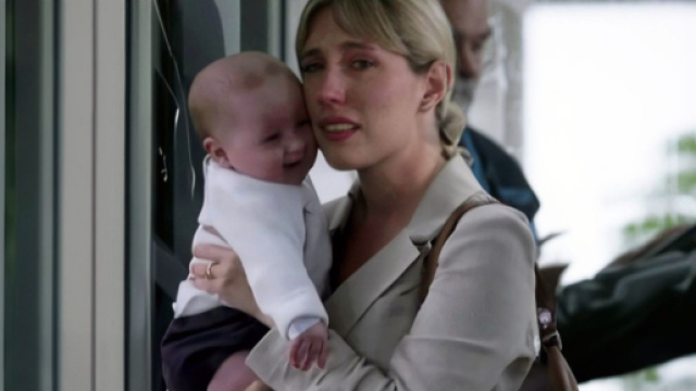 Un posto al sole, Ida Kolavenko (Marta Anna Borucinska) e il piccolo Tommy (Luigi De Feo).