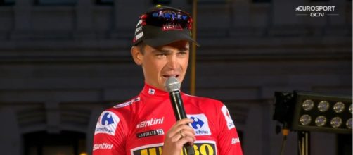 Ciclismo, Sepp Kuss sul podio della Vuelta España,