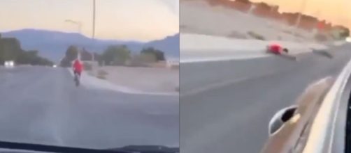El ciclista quedó tendido en el suelo tras ser embestido en Las Vegas (X, @AlertaMundial2)