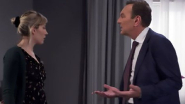 Un posto al sole, anticipazioni 27-28 settembre: Roberto mette Ida spalle al muro, Bice in collera con Sergio.