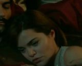 Terra amara, spoiler turchi: Zuleyha si lascia andare con Demir dopo aver sognato Yilmaz.