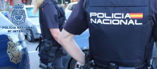 La Policía Nacional encontró los cadáveres de la mujer y su pareja en el interior del domicilio que ambos compartían (X, @policia)