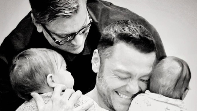 Tiziano Ferro e Victor Allen divorziano: 'Momento delicato, devo tutelare i miei figli'.