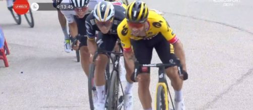 Vuelta España, la vittoria di Primož Roglič a Xorret de Catí.