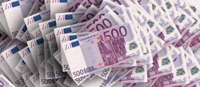 Bolsas europeias fecham em sentido misto após divulgação de 'PMIs' e perspectivas de juros