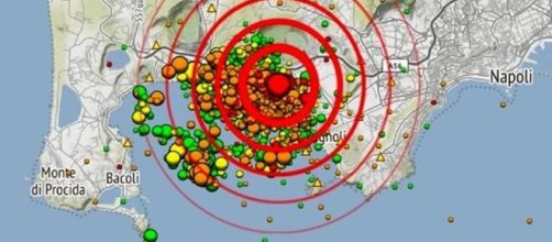 Terremoto nei Campi Flegrei: alle 3:35 registrata una scossa di magnitudo 4.2.