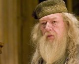 El actor interpretó al mítico Albus Dumbledore en cinco películas del niño mago (Warner Bros. Pictures)