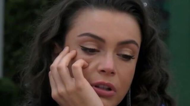 GF, Angelica sbotta con Varrese : 'Non ho motivazione per andare contro Beatrice' (Video).