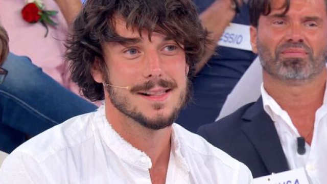 Uomini e donne, chi è Michele, il corteggiatore di Manuela: lavora al Comune di Capri.