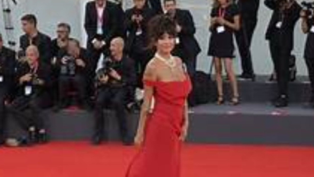 Giorgia Soleri a Venezia sul Red carpet.