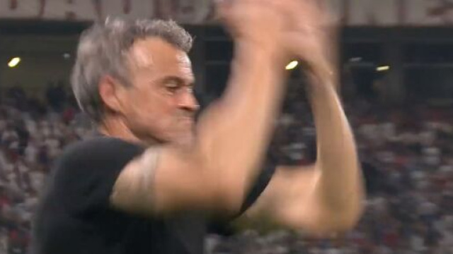 Luis Enrique en forme pour ses débuts au PSG. (screenshot Twitter - @ActuFoot_)