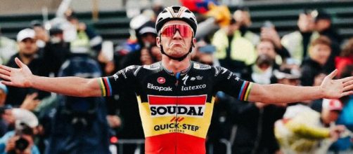 Ciclismo, Remco Evenepoel vittorioso nella terza tappa della Vuelta España.