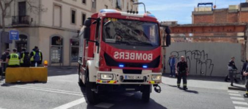 Los Bomberos de Barcelona recibieron el aviso del incendio sobre las 9:08 horas (Twitter, @BCN_Bombers)