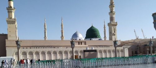 Panorama da Mesquita do Profeta, em Medina (M sh شراونة محمد/Wikimedia Commons)