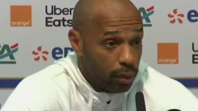 Thierry Henry en conférence de presse (capture Twitter @lequipe)