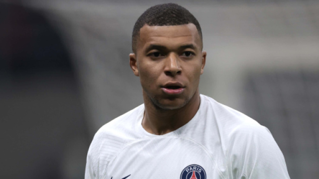 Kylian Mbappé avec le PSG (capture Twitter @panams75)