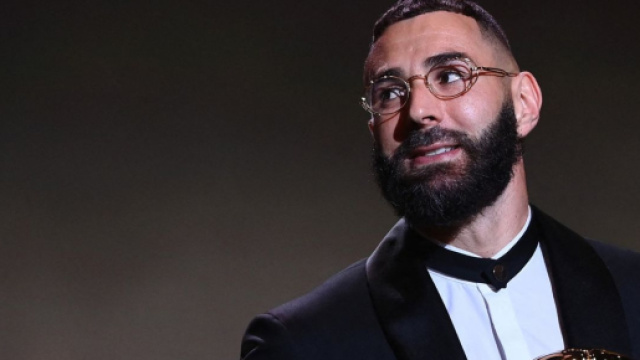 Benzema amer après être parti de l'équipe de France lors de la Coupe du monde 2022 au Qatar. (screenshot Twitter - @espacedebenzema)