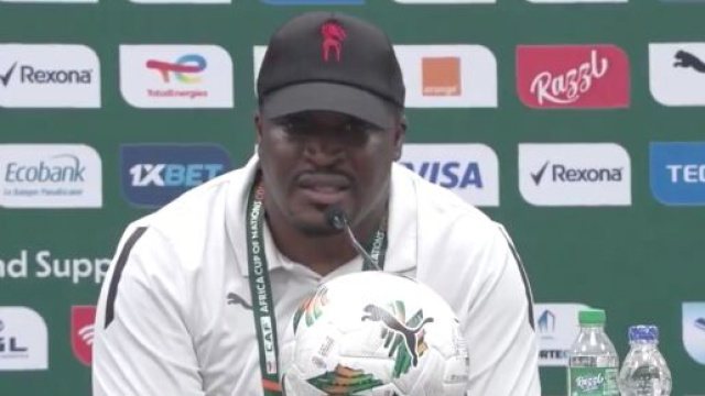 Kaba Diawara a trouvé les bons mots à la pause de Cameroun-Guinée. (screenshot twitter @beinsports_FR)