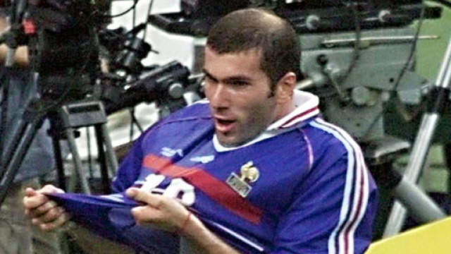 Zinedine Zidane en 1998 (capture Twitter Instant Foot)