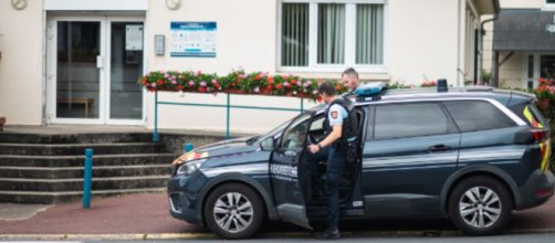 Los agentes de la Gendarmería realizaron un registro de la casa donde vivía el niño (Facebook, Gendarmerie nationale)