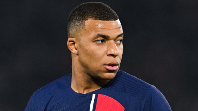 Kylian Mbappé avec le PSG (capture Twitter @panams75)