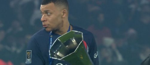 Mbappé voulait profiter du titre avec le PSG. (screenshot Twitter @Paname759)