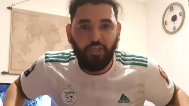 Mohamed Henni se moque du Maroc (Crédit : Instagram de Mohamed Henni)