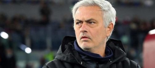 Querelle Mourinho-Massimo Mauro, l'allenatore: 'Serve rispetto'.