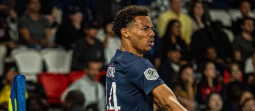 Hugo Ekitike lors d'un match avec le PSG (capture photo X @CanalSupporters)