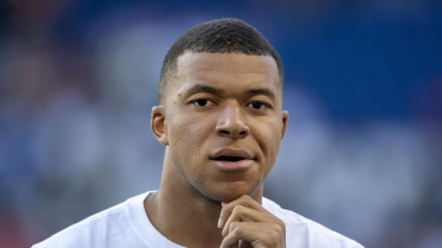 Kylian Mbappé avec le PSG (capture Twitter @panams75)