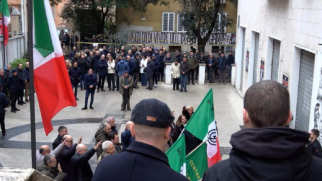 Roma, saluto romano e 'presente' a commemorazioni strage Acca ... - sky.it