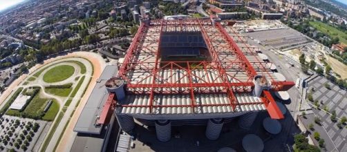 Stadio di San Siro a Milano visto dall'alto - Screenshot © YouTube